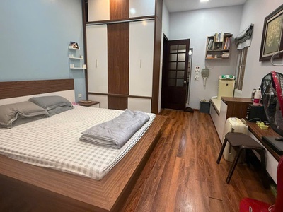Phố cầu giấy, nhà 4t đẹp dân xây, gần hồ, ô tô đỗ gần - 50m2, 11.6 tỷ 2