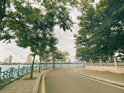 Nhà nguyên căn view hồ Nguyễn Đình Thi, Tây Hồ, 150m2 x 4 tầng, MT hơn 10m. 0