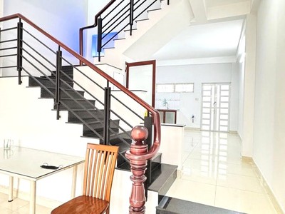 Lê văn lương, chỉ 4,3tỷ, dt 50m2, nhà đẹp 3 tầng, hẻm ôtô kế bên,gần lotte 2