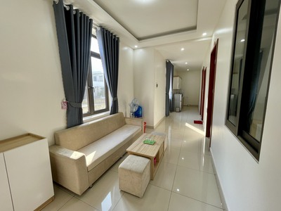 Cho thuê căn hộ phố Văn Cao, 2 p.ngủ  80m2 . 0