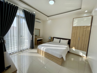 Cho thuê căn hộ phố Văn Cao, 2 p.ngủ  80m2 . 4