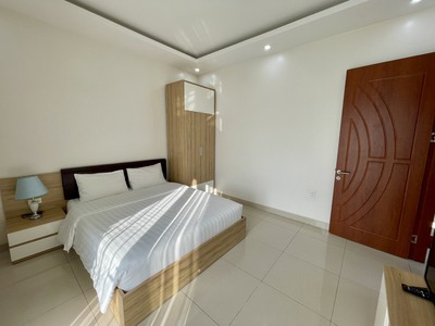Cho thuê căn hộ phố Văn Cao, 2 p.ngủ  80m2 . 6