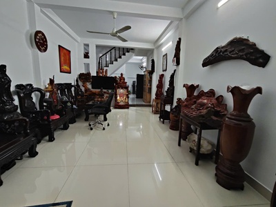 Bán gấp nhà đ số 2 bhh hẻm 5m 1 trục sát mặt tiền 56m2,3 tầng nhỉnh 5 tỷ 0