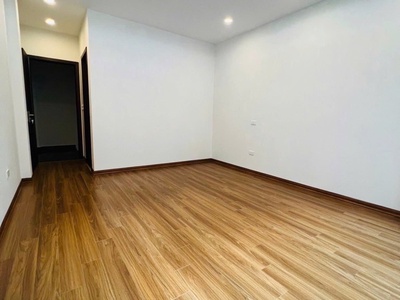 Lạc long quân dt 72m x 5 tầng mặt tiền 6,5m ngõ 3m giá 11,5 tỷ 2