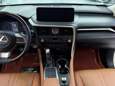 Xe vừa cập bên. Lexus RX300 sản xuất 2020, biển Hà Nội. 9