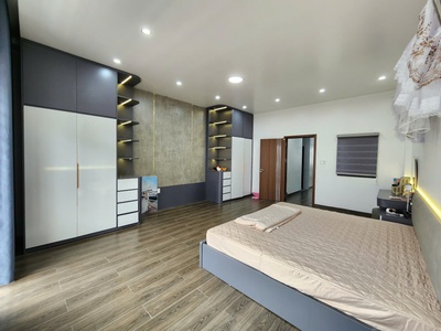 BÁN NHÀ 4 TẦNG   KHU ĐÔ THỊ PHÚC TIẾN.  Vị trí đắc địa   Hướng Đông Nam   Ô tô đỗ cửa 6