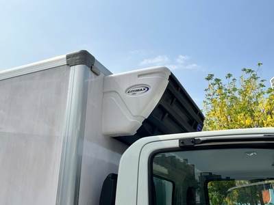 Isuzu QKR210 1T9 Thùng Đông Lạnh dài 4m3 3