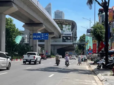 Hiếm nhà 4 tầng mặt phố Quang Trung, 98m2, mặt tiền 4m, vị trí đẹp, kinh doanh sầm uất, giá 28 tỷ 0