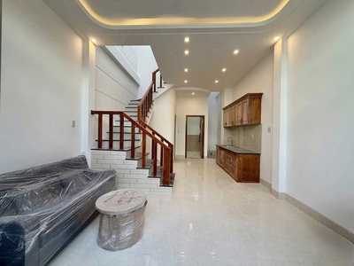 Nhà đẹp 1 trệt 1 lầu   gần trường, chợ, bệnh viện   giá tốt đầu tư 1