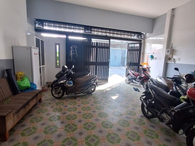 Bán nhà mặt tiền kinh doanh đỉnh giao lê văn việt, thủ đức - bề ngang khủng 6.5m - 103 m2 - 2 tầng 0