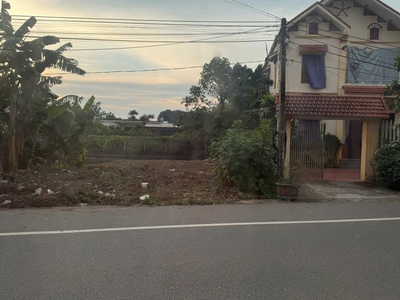 Hot     cần bán lô đất 200m2 - vị trí đẹp tại mặt đường dl cúc phương - thôn tiền phương 1