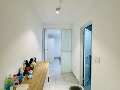 Tập thể tầng 1   cảm hội, lò đúc, 60m2 2pn 1wc, ô tô đỗ cửa 3