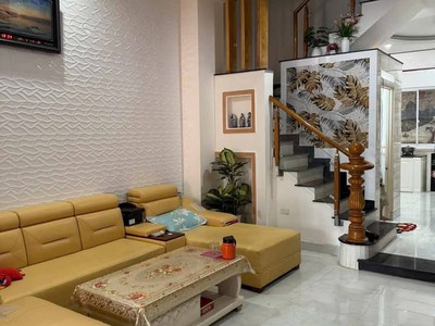 Bán nhà mặt phố kd đào tông nguyên, nhà bè: 4 tầng, giá 6.9 tỷ, 3