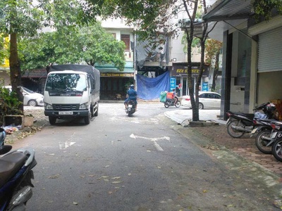 56m man bồi   gốc găng bala hà đông - chỉ hơn 12 tỷ - dân cư đông đúc - ô tô dừng đỗ quay đầu thoải 0