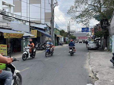 Mặt tiền kinh doanh  góc vàng phạm văn đồng 0