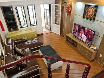 Cho thuê nhà khu phân lô Văn Cao, DT: 58m2, 4 p.ngủ. 0