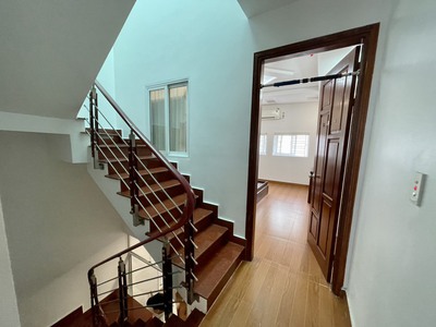 Cho thuê nhà khu phân lô Văn Cao, DT: 58m2, 4 p.ngủ. 4