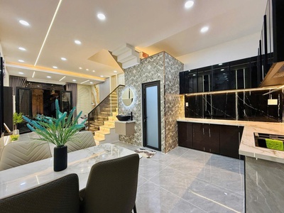 Bán nhà phố 2 lầu sân thượng   full nội thất   đường huỳnh tấn phát, nhà bè 4