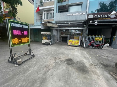 Quận 7   chốt nhanh , cho thuê mb vỉa hè 50 m2   5m x 10m   bao đẹp , đối diện cc cao cấp him lam, 1