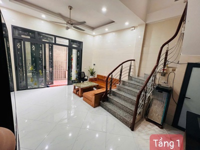 Bán nhà 5 tầng - ngõ 61 phố trạm 34m  - mt 4.8m - chỉ 6.7 tỷ ,oto,kd 3