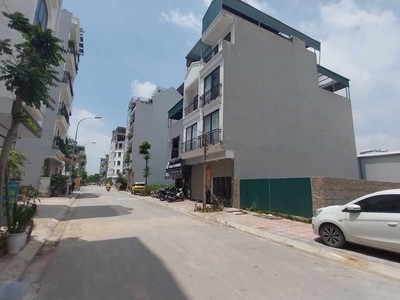 Đất Phân Lô Tái Định Cư Ngọc Thụy, Long Biên, 80m2, MT5.6m, Vỉa Hè, Kinh Doanh, Ô tô Tránh 1