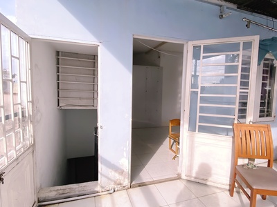 Cần share phòng trong nhà nguyên căn   Gần Cách Mạng Tháng 8, Quận Tân Bình 0