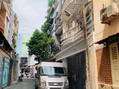Cộng hòa   ngay ngã 4 út tích   gần vincom   110m    4 tầng   19 tỷ 1