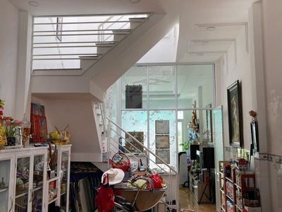 Bánnhà mtkd gần chợ xóm mới, dt130m ,nhỉnh 8tỷ, p16 gòvấp, sổhồngriêng g chính chủ. 2