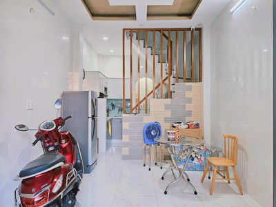 Giảm 310tr  nhà 3 tầng view máy bay, nở hậu   quang trung qv 1