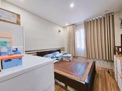 Giảm 310tr  nhà 3 tầng view máy bay, nở hậu   quang trung qv 3