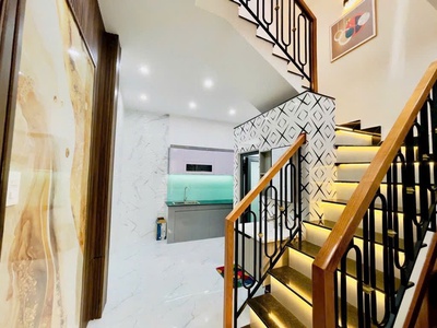 Nhà mới 2 tầng sàn 42m2, vuông   quang trung qv 3