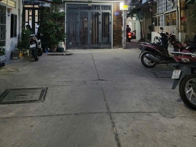 Nhà 2 tầng sàn 52m2, vuông   lê đức thọ qv 4