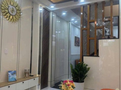 Nhà 2 tầng sàn 58m2, vuông   quang trung qv 1