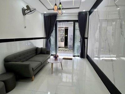 Nhà 2 tầng 32m2, vuông   nguyễn duy cung qv 2