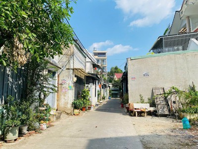 Bán gấp nhà linh đông thủ đưc giá cỉ 5 tỷ sổ riêng thuê 7.5 triệu/ tháng. 0