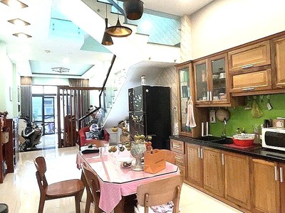 Nhỉnh 6 tỷ tl , 78m  3 tầng, chỉ 2 căn ra hẻm xe hơi tránh  lê đức thọ gò vấp 2
