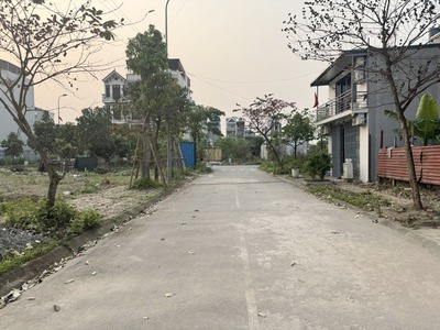 Bán gấp 79,5m2 đất tái định cư Trâu Quỳ, Phường Gia Lâm - View vườn hoa, đường ô tô tránh 1