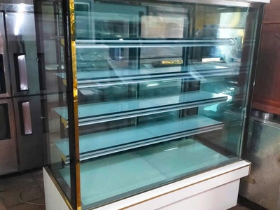 Tủ trưng bày bánh kem kính vuông hiệu wusheng 1.5m mới 92 1