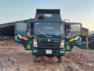 Chính chủ cần bán xe SINOTRUK 2 cầu sx 2020 đăng ký 2021 2