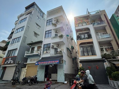 Bán lô góc 2 mặt tiền kinh doanh 5 tầng 4.5x15m hđt.40tr/th ngay nguễn tiểu la quận 10 0