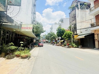 Hàng hiếm   mặt tiền sát chợ   đường lớn   nở hậu   3 tầng   giá tốt chỉ 12.x 1
