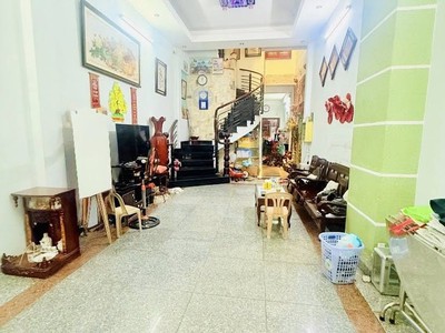 Hàng hiếm   mặt tiền sát chợ   đường lớn   nở hậu   3 tầng   giá tốt chỉ 12.x 3