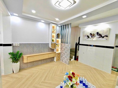Giảm 200tr  nhà 3 tầng sàn 69m2, nở hậu   nguyễn du qv 1