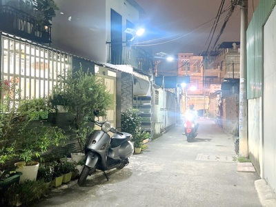 Bán nhà 2 mặt hẻm xe hơi linh đông   50m  ngang 5m   gần phạm văn đồng   giá chỉ 4 tỷ xx 1