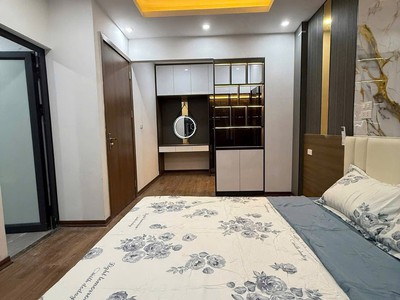Bán nhà lạc long quân 45m  x 6tầng thang máy, lô góc, ngõ rộng ô tô, gần phố, giá 12 tỷ 3