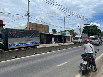 Bán xưởng mặt tiền nguyễn văn bứa   hóc môn  full thổ cư  đang cho thuê 25tr/th 1