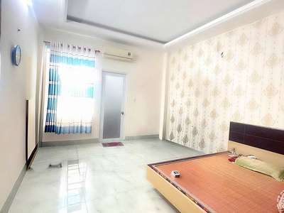 Siêu phẩm nhà đẹp 4 tầng  4x17    1/ lâm thị hố, sát gò vấp   giá chỉ 5 tỷ 850 2