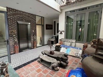 Bán biệt thự sân vườn tây hồ ciputra 208 m 8 mt oto vào nhà.6 tầng thang máy .đẳng cấp .chào:41.5 tỷ 2