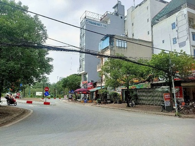 Bán lô dất khủng  500 m đất gần tttm loltte tây hồ 22mt .oto tải tránh,sổ đỏ chính chủ ,chào:142 tỷ 1