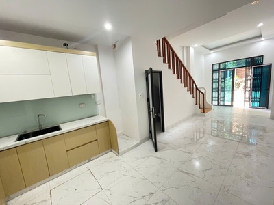 Gia đình cần tiền bán gấp nhà tại quang trung -yên nghĩa -hà đông, dt 39m2 nhích 5 tỷ 2